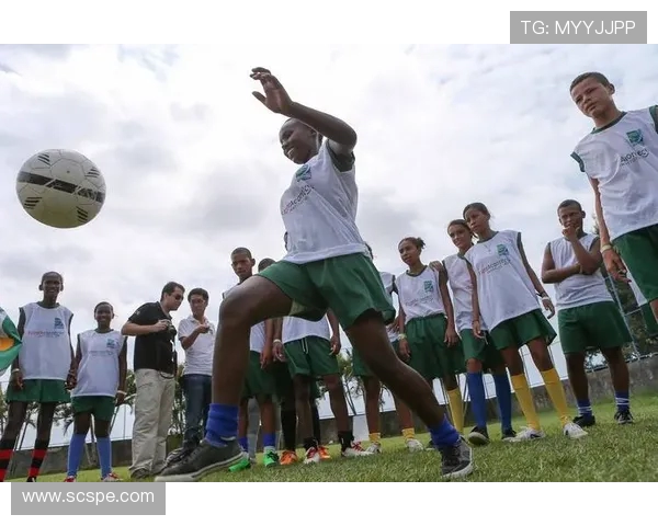 CBA自创足球踢法的探索
